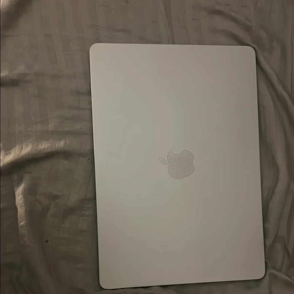 Apple elegant silver
